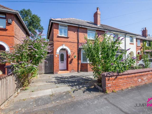 3 bedroom semi detached house to rent