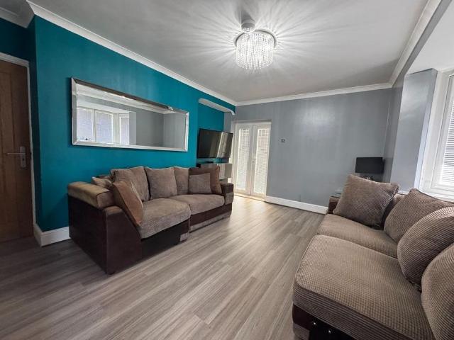 3 bedroom semi detached house to rent