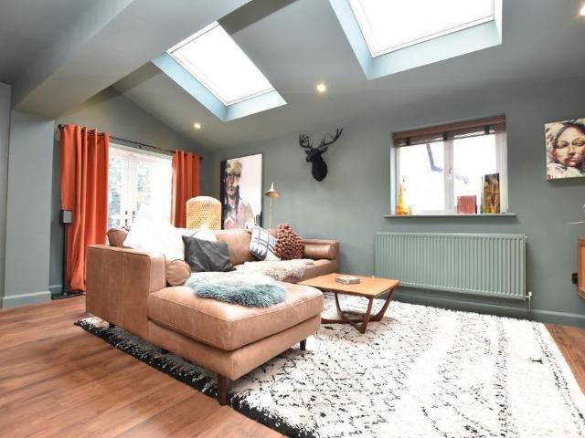 3 bedroom semi detached house to rent