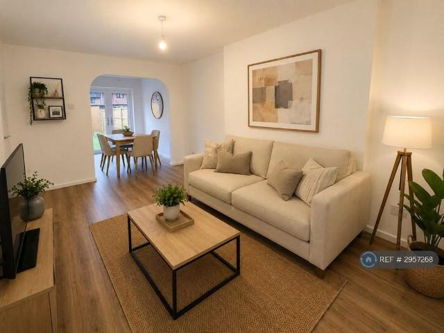 3 bedroom semi detached house to rent