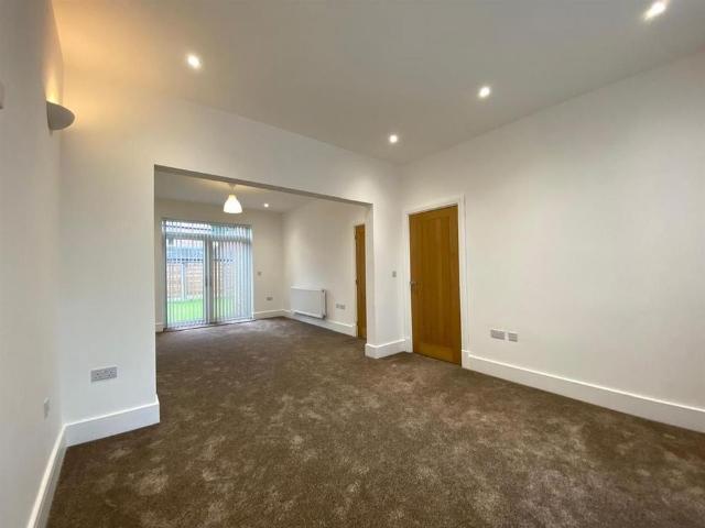3 bedroom semi detached house to rent