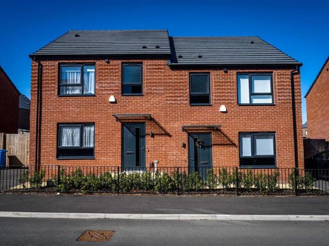 3 bedroom semi detached house to rent