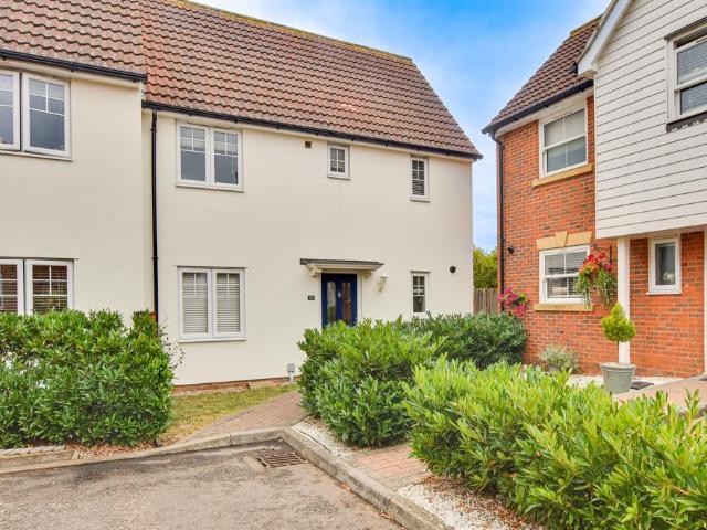3 bedroom semi detached house to rent