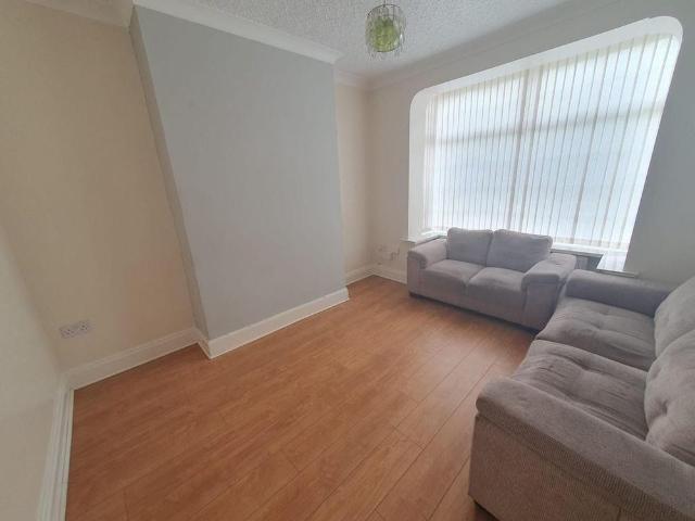 3 bedroom semi detached house to rent
