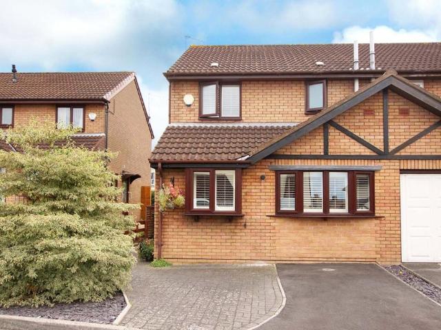 3 bedroom semi detached house to rent
