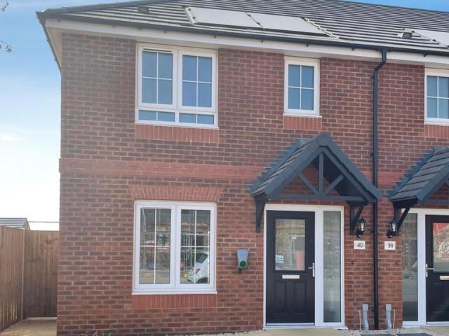 3 bedroom semi detached house to rent