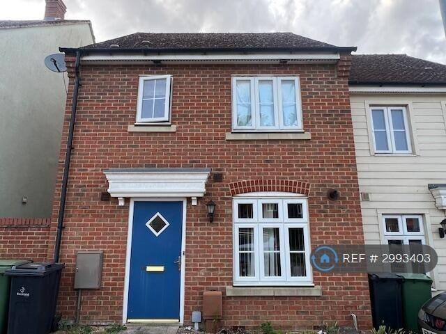 3 bedroom semi detached house to rent