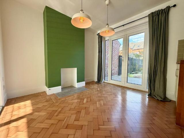 3 bedroom semi detached house to rent