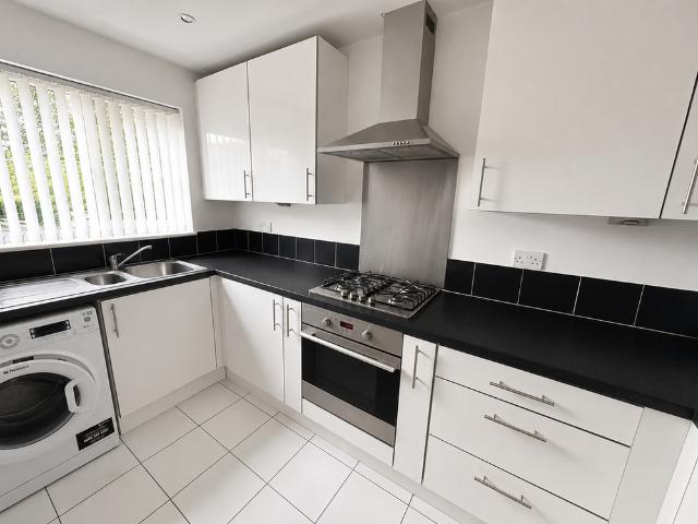 3 bedroom semi detached house to rent