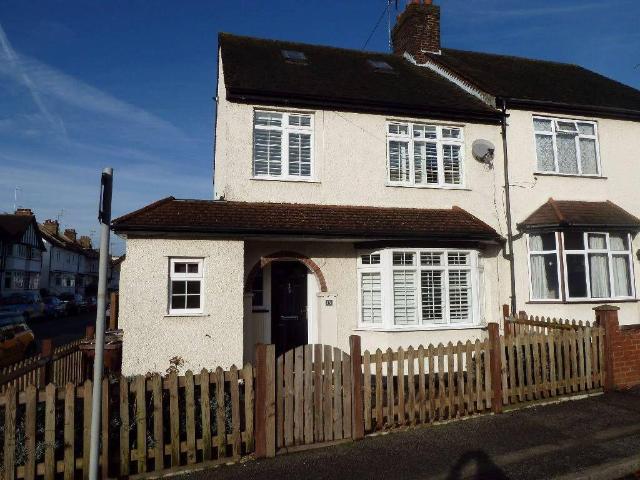 3 bedroom semi detached house to rent