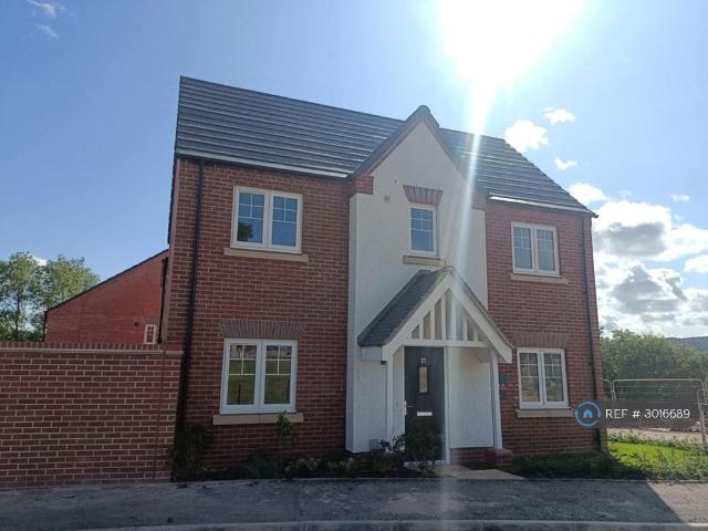 3 bedroom semi detached house to rent