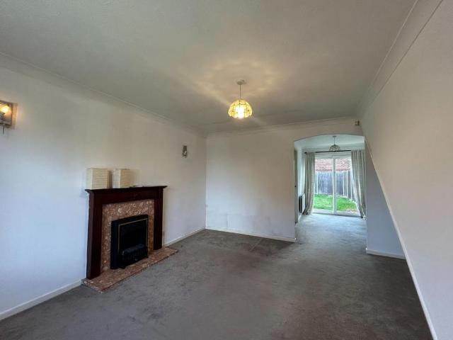 3 bedroom semi detached house to rent