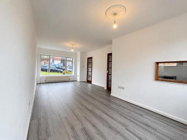 3 bedroom semi detached house to rent