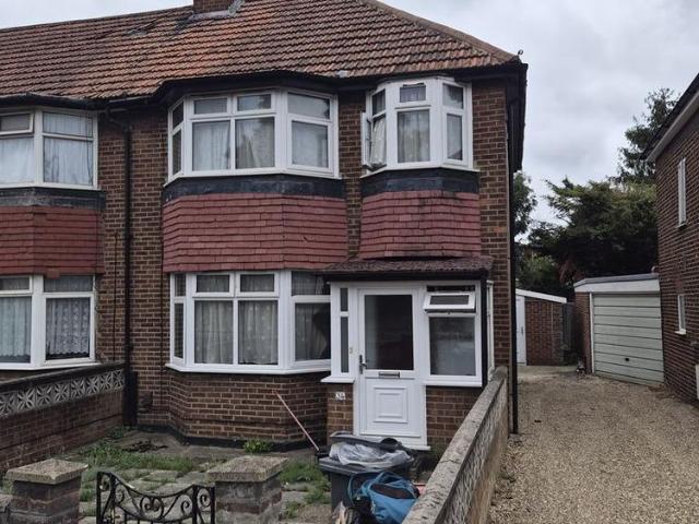 3 bedroom semi detached house to rent