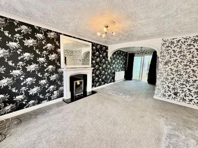 3 bedroom semi detached house to rent