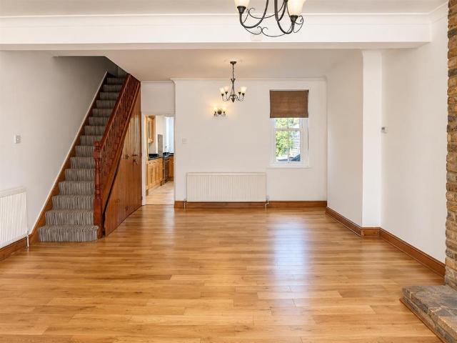 3 bedroom semi detached house to rent