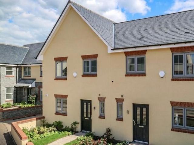 3 bedroom semi detached house to rent