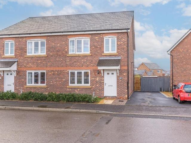 3 bedroom semi detached house to rent