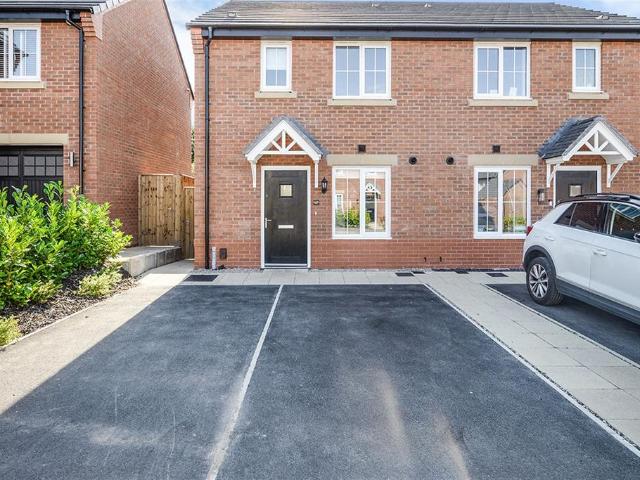3 bedroom semi detached house to rent
