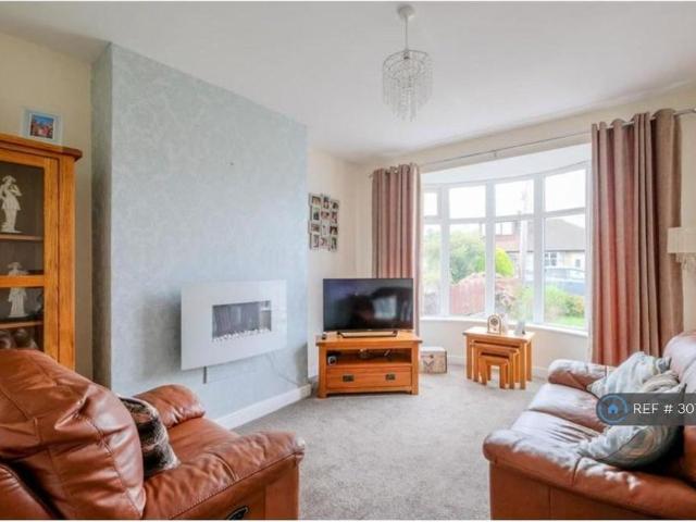 3 bedroom semi detached house to rent
