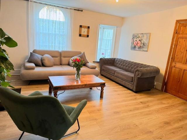 3 bedroom semi detached house to rent