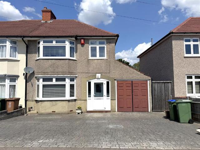3 bedroom semi detached house to rent