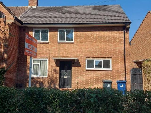 3 bedroom semi detached house to rent