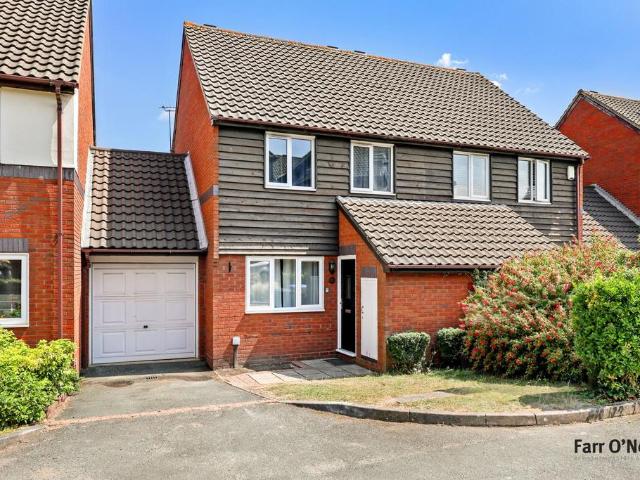 3 bedroom semi detached house to rent