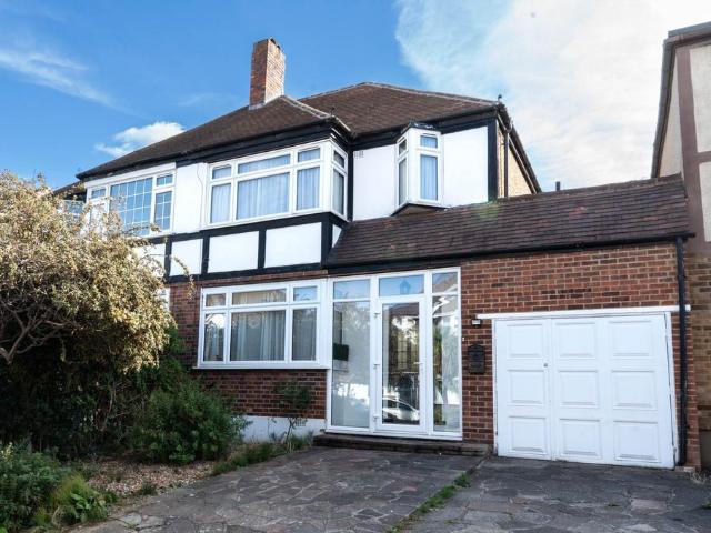 3 bedroom semi detached house to rent