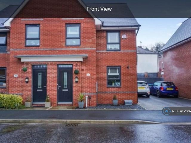 3 bedroom semi detached house to rent