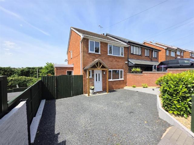 3 bedroom semi detached house to rent