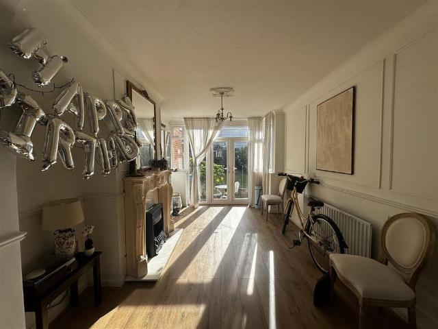 3 bedroom semi detached house to rent