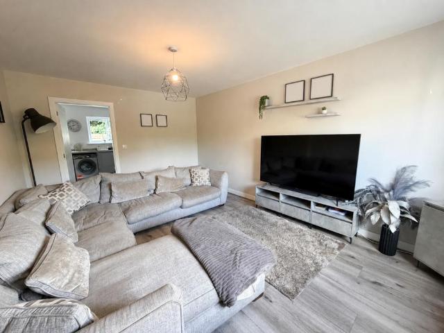 3 bedroom semi detached house to rent