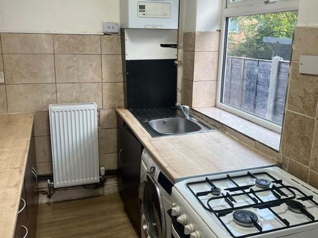 3 bedroom semi detached house to rent