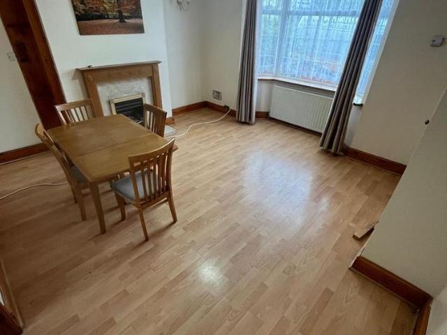 3 bedroom semi detached house to rent