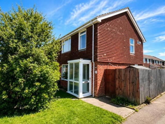 3 bedroom semi detached house to rent