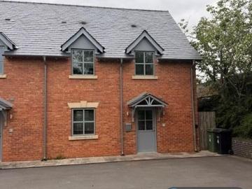 3 bedroom semi detached house to rent