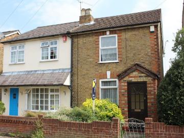 3 bedroom semi detached house to rent