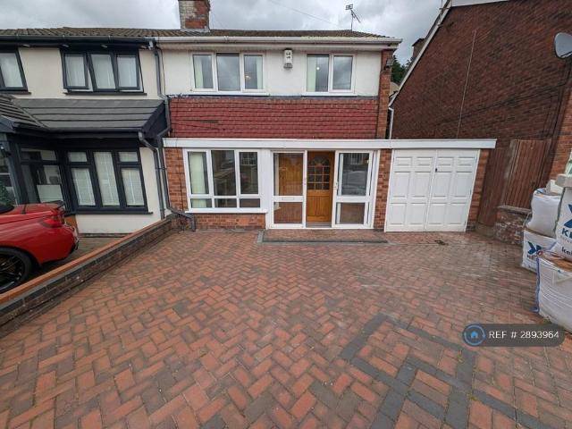 3 bedroom semi detached house to rent