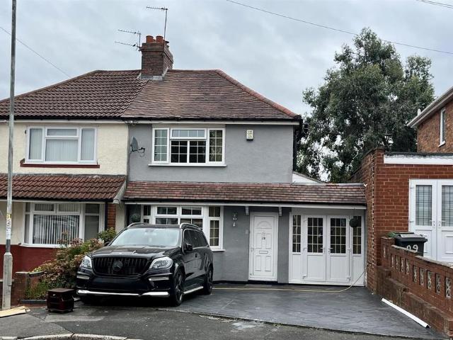 3 bedroom semi detached house to rent