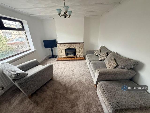 3 bedroom semi detached house to rent