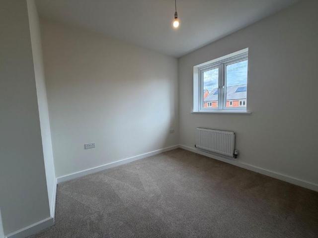 3 bedroom semi detached house to rent