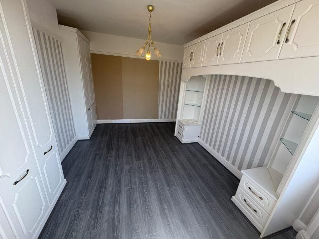 3 Bedroom Semi Detached House, Tufton. 3 bed semi detached house to rent £2,200 pcm £508 pw