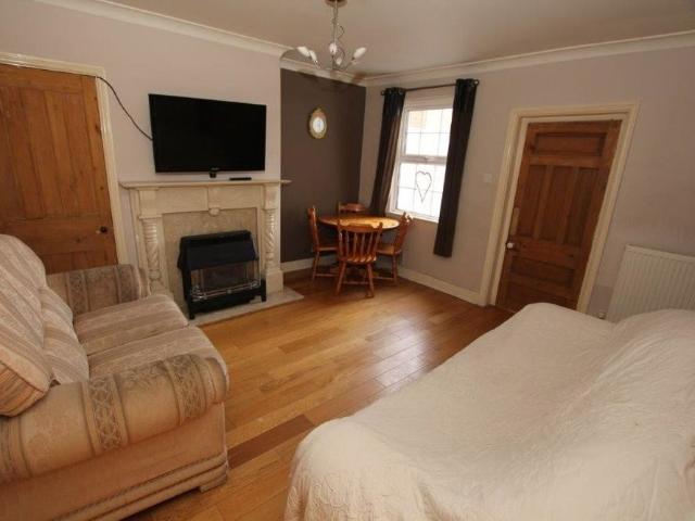 3 Bedroom Semi Detached House, Christleton