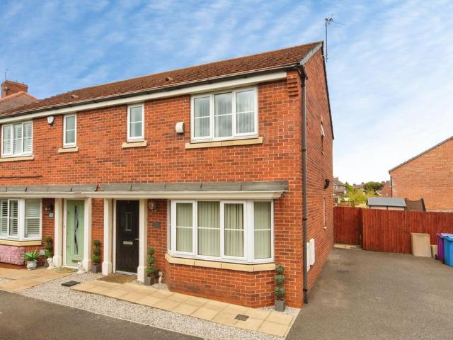 3 bedroom semi detached house for sale