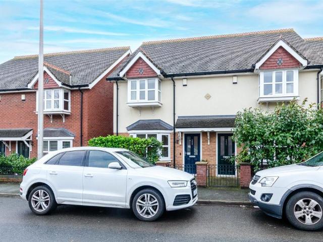 3 bedroom semi detached house for sale