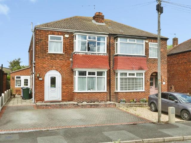 3 bedroom semi detached house for sale