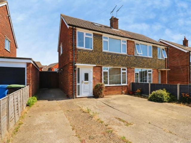 3 bedroom semi detached house for sale