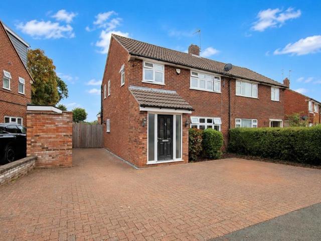 3 bedroom semi detached house for sale
