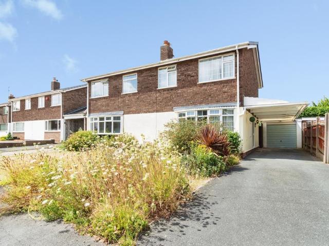 3 bedroom semi detached house for sale